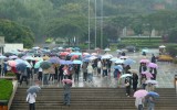 Nawet jak padał deszcze, to w Chinach wesoło